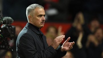 Фото: AFP«Мне нечего сказать. Вы знаете меня, мне нечего вам сказать», - подчеркнул Моуринью, общаясь с журналистом на ходу.
