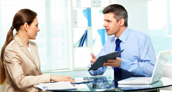 Выстраивание отношений с руководством — дело тонкое, тут нужно учитывать психологические аспекты личности начальника, его темперамент, привычки. Применяя определенные правила при общении с руководством, наладить контакт не составит труда.