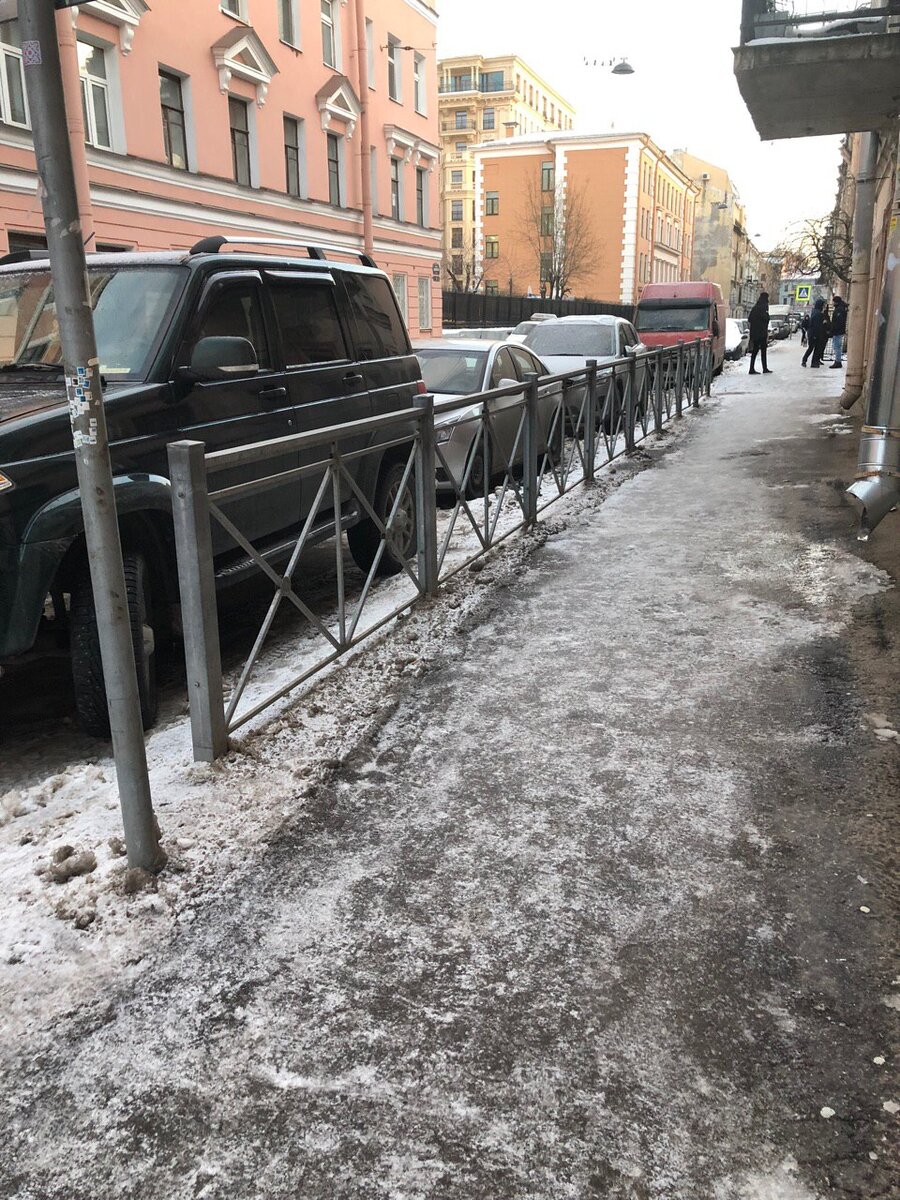 Упасть тут очень просто