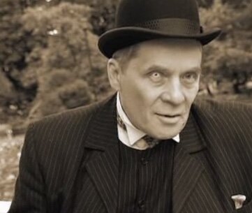 Демон-убийца из свиты Воланда.