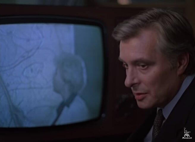 Но что самое дикое — жена не просто милостиво согласилась принять жертву Рябинина. /Скриншот экрана. 