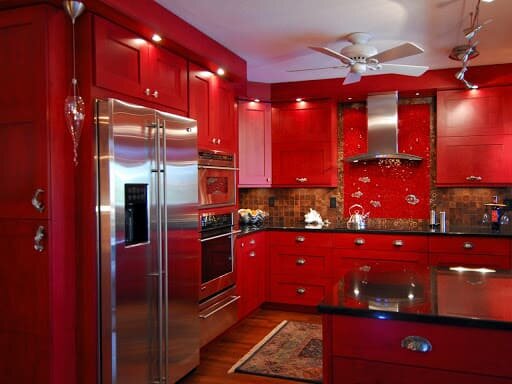Создаём дизайн кухни в красном цвете