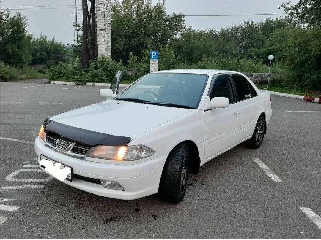 Тойота Карина 2001г.