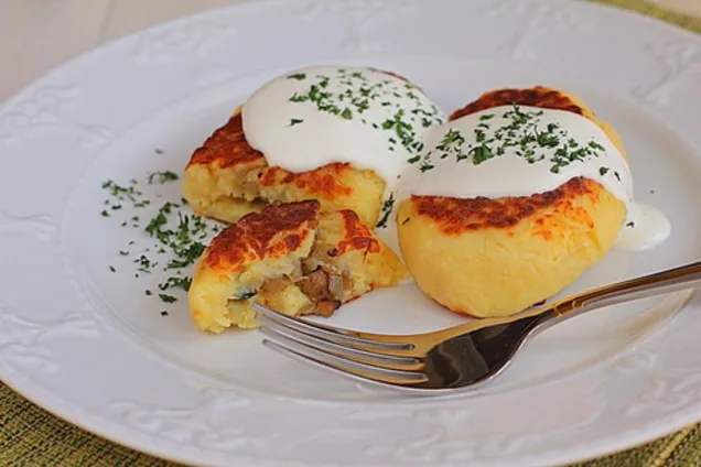 Зразы картофельные с капустой 