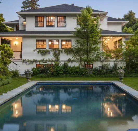 Дом в котором живет семья миллиардера