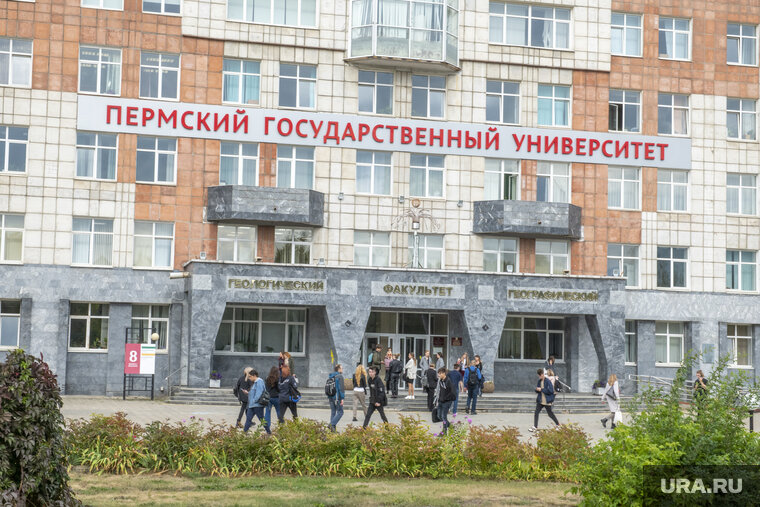    Часть сотрудников вуза сообщили, что вовремя не получили авансы