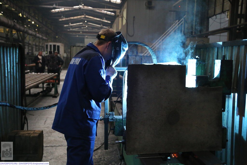 Пермское нефтяное машиностроение. Синергия пермь. Машиностроитель пермь. Пермское нефтяное машиностроение. Пермское нефтяное машиностроение.