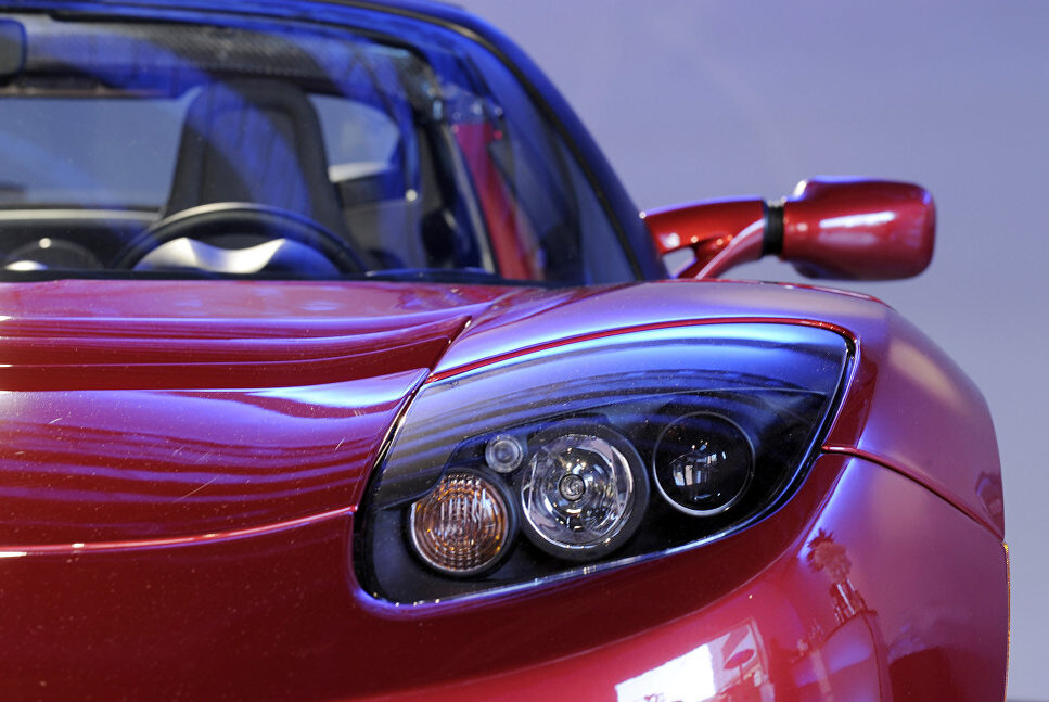 © AP Photo / Mark J. Terrill Автомобиль Tesla Roadster