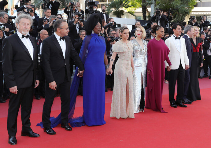 Жюри  71-го Каннского кинофестиваля: Робер Гедигян, Андрей Звягинцев, Хадья,  Кристен Сюарт, Леа Сейду, Ава Дюверней, Чанг Чэнь, Дени Вильнёв и Кейт  Бланшетт