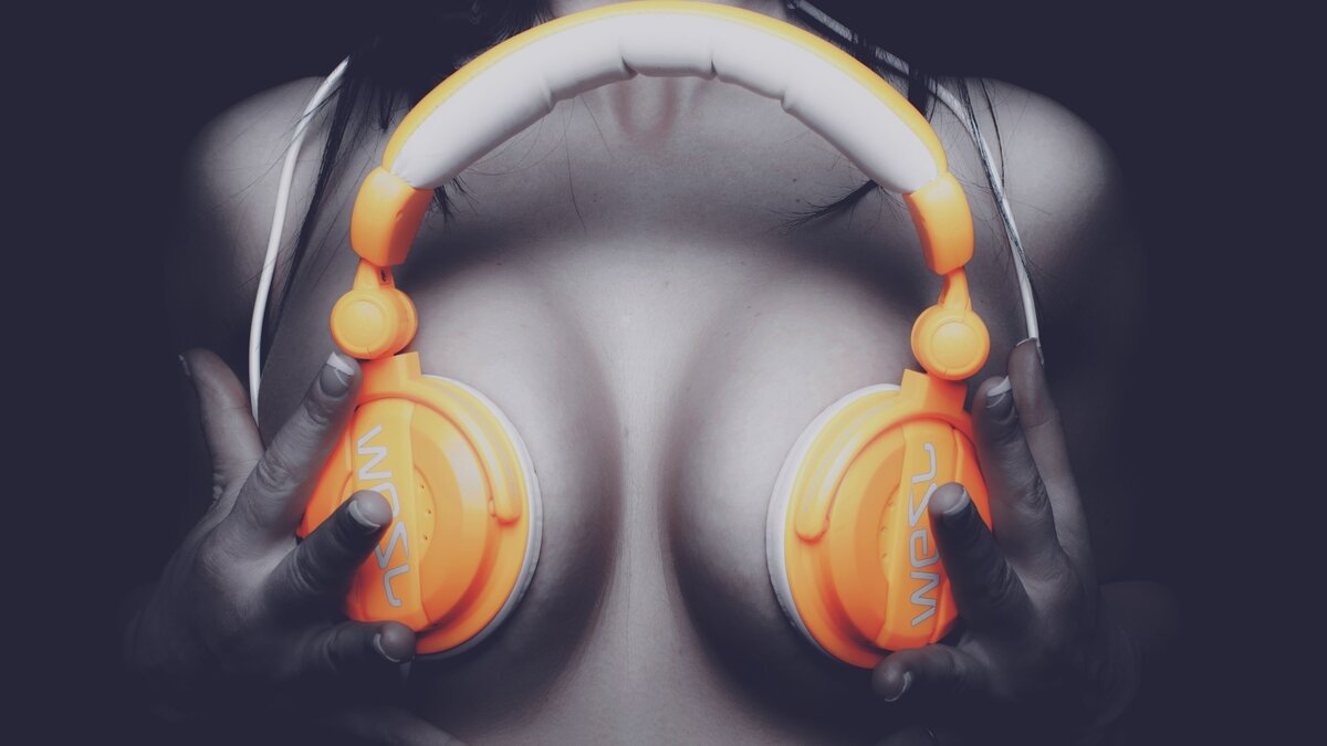 Видео в конце статьи! Пятерка лучших беспроводных bluetooth наушников, по версии пользователей в ценовом сегменте от 75 до 200$. Есть что выбрать и на что посмотреть, во второй части обзора предлагаем более дорогие модели. Предложенные варианты отлично подойдут для активного ежедневного использования, прослушивания музыки, просмотра потокового видео или общения через микрофон.