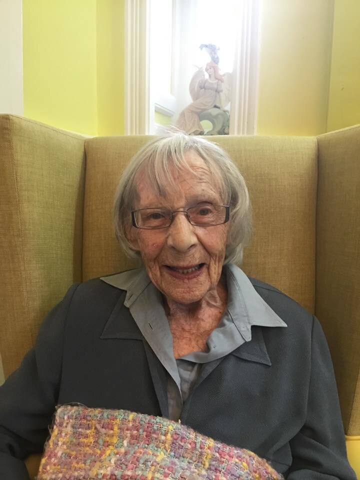 Энн Брокенброу 104 года