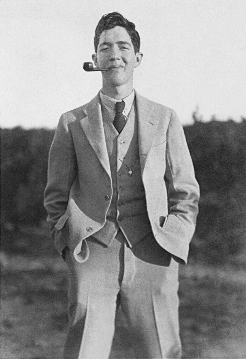 Мередит Нокс Гарднер (1912-2002 гг.) — американский лингвист и криптоаналитик, наиболее известен вкладом в проект «Венона», позволившим прочесть часть переписки советской разведки в США с их центром в Москве.    Источник фото www.nytimes.com