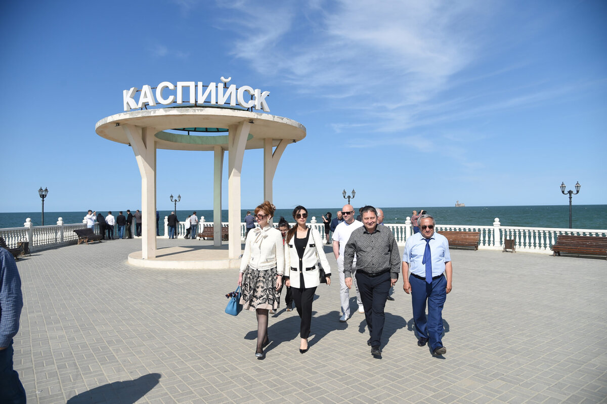 парк в каспийске