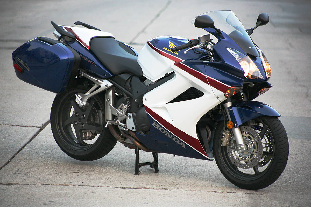 РњРѕС‚РѕС†РёРєР» Honda vfr800 Interceptor