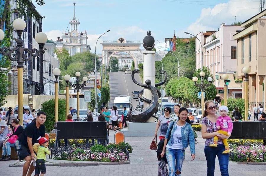 Мероприятия города улан удэ. Столица Бурятии Улан-Удэ. Бурятский Арбат Улан-Удэ. Современный Улан-Удэ. Столица Бурятии Улан-Удэ жители.