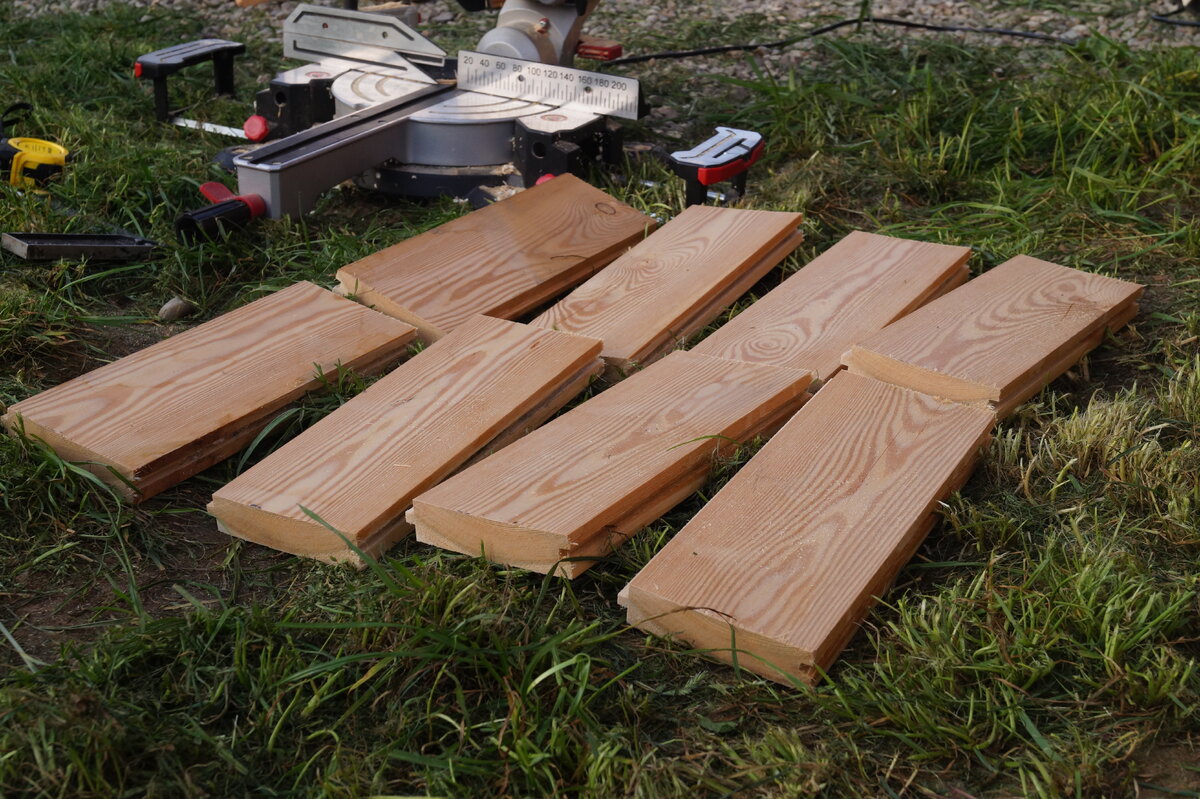 Мы нашли во дворе ведёную доску пола и пустили ее в дело