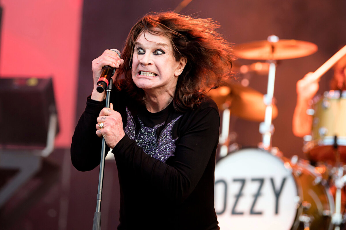 Источник фото: https://www.rollingstone.com/wp-content/uploads/2019/04/ozzy-osbourne-cancels-dates.jpg