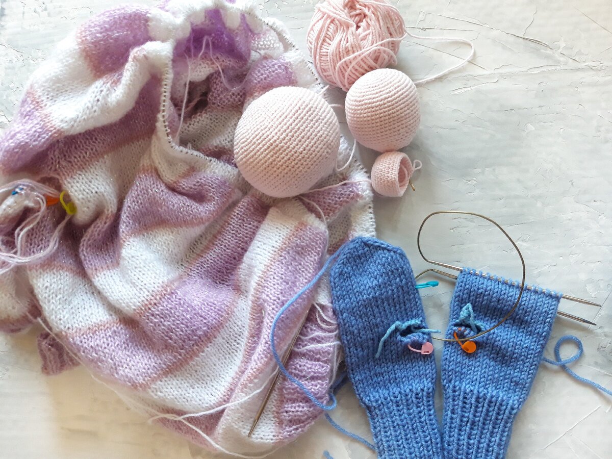Мои процессы вязания спицами и крючком 