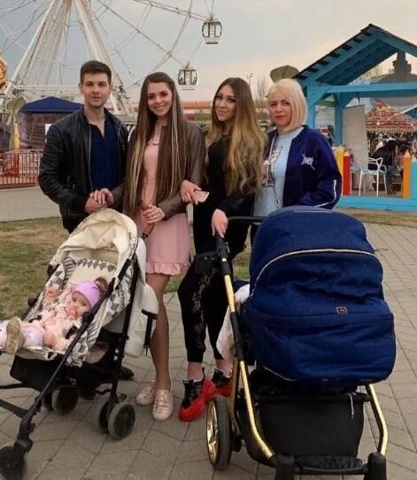 Оля и Дима Дмитренко, Алена и Татьяна Владимировна Рапунцель (фото из Instagram)