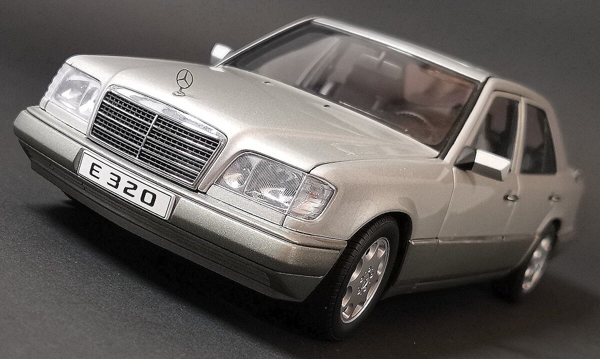 Mercedes E320 W124 1995 №76271 in silver