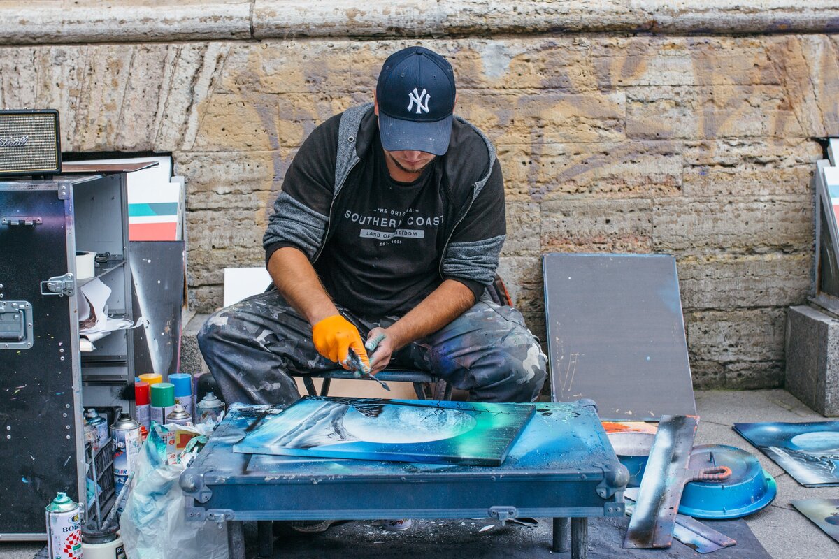 Хобби и подработку всегда можно превратить в полноценный бизнес, благодаря которому семья мужчины будет в доставке