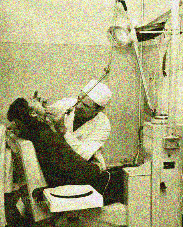 В кабинете стоматолога. Свободный источник.