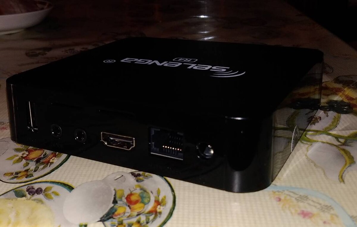 СМАРТ ТВ – приставка 4K SELENGA R4