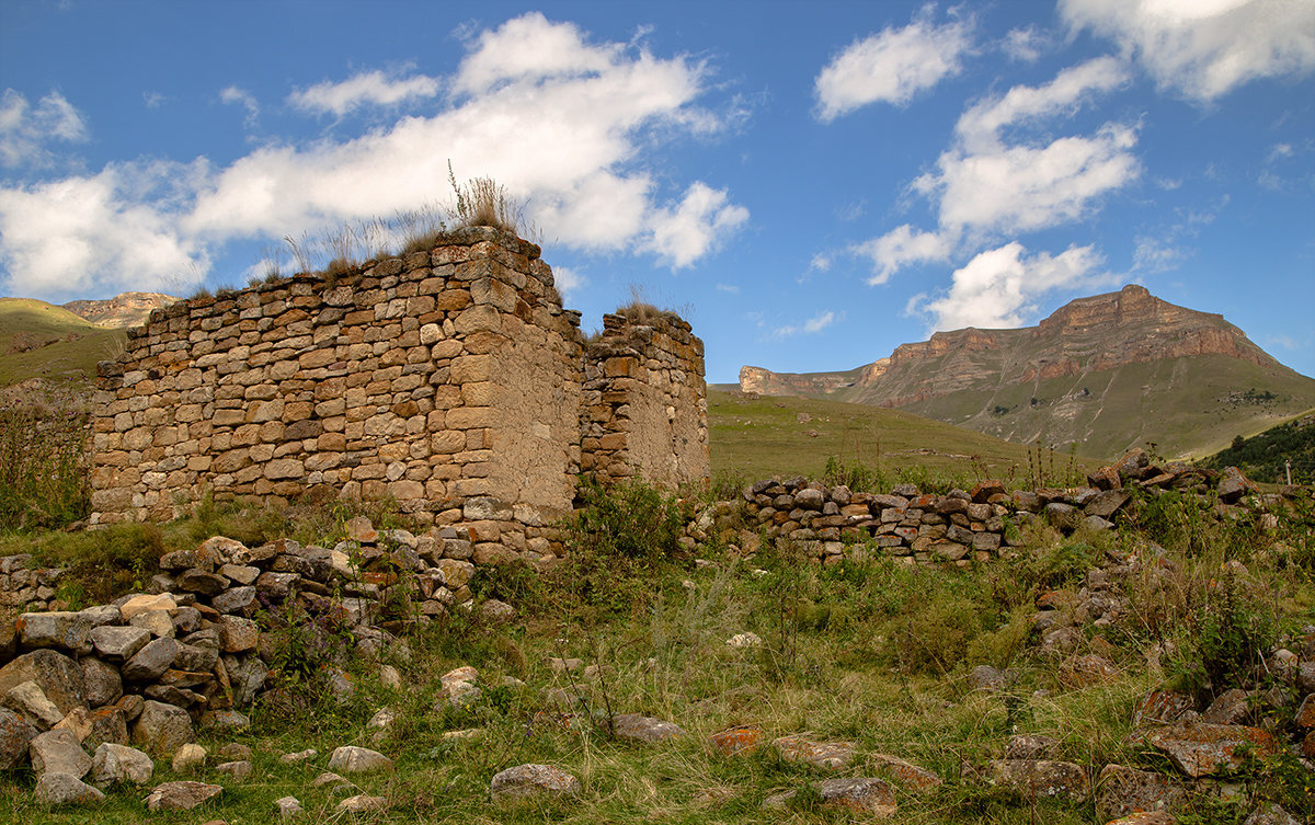 Развалины с. Хасаут