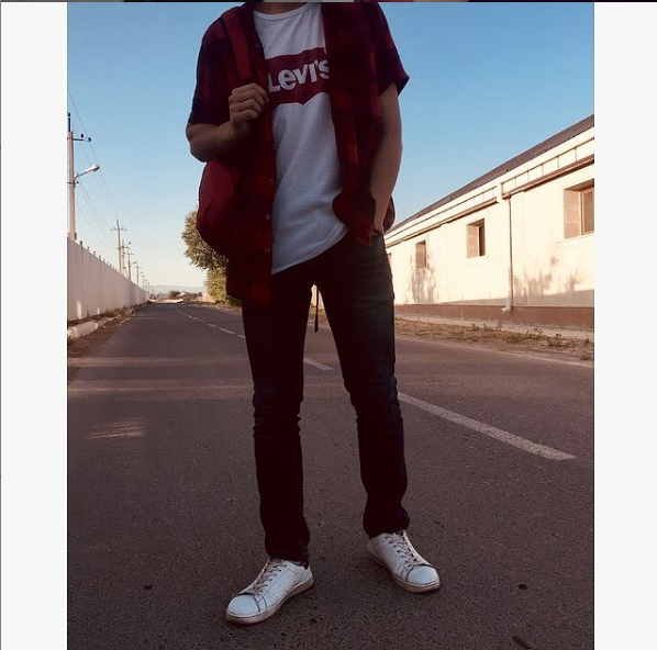 https://www.instagram.com/_vellvett_/