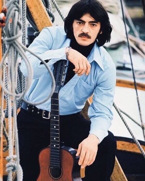 На этих старых снимках изображены звёзды из нашего далёкого детства -5