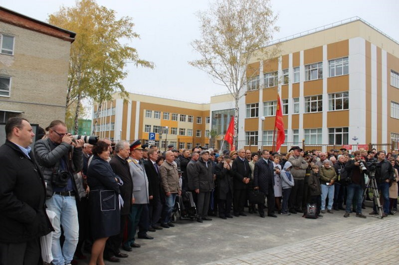 Родители курсантов, выпускники, командиры, преподаватели, служащие, ветераны, жители Томска