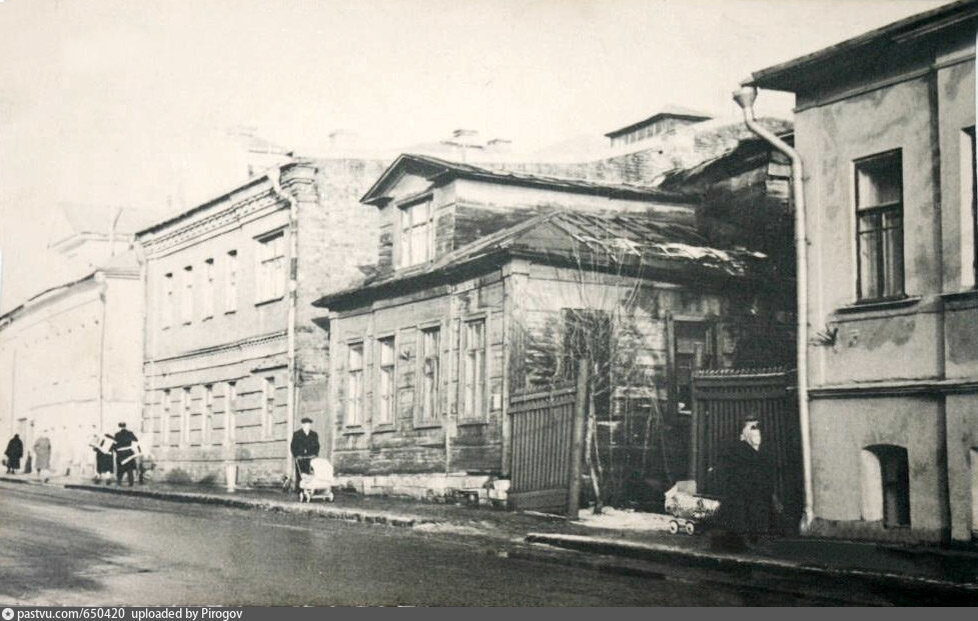 3-я Мещанская улица (Щепкина). 1950-е годы. С сайта PASTVU.COM