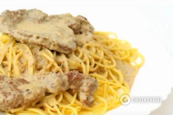 Подаем мясо вместе со спагетти