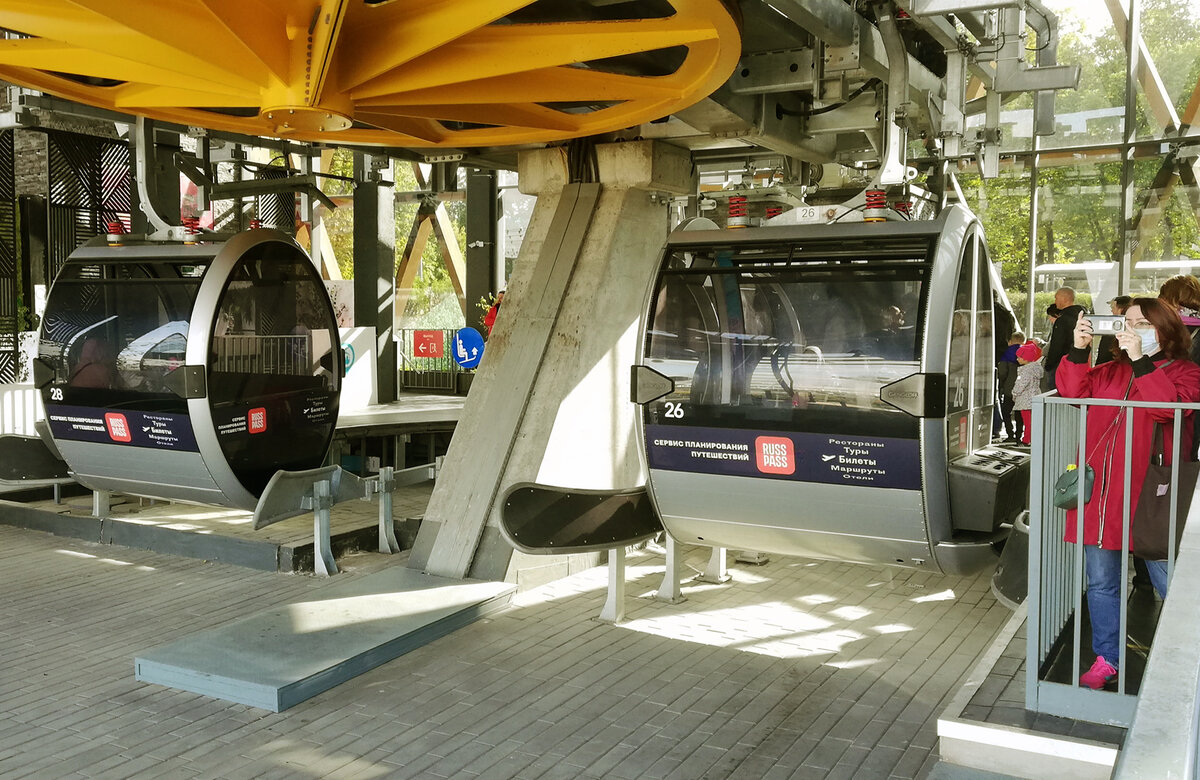 За час канатная дорога может перевезти до 1600 пассажиров. И работает она в любую погоду! / Фото Ярославы Бадаква