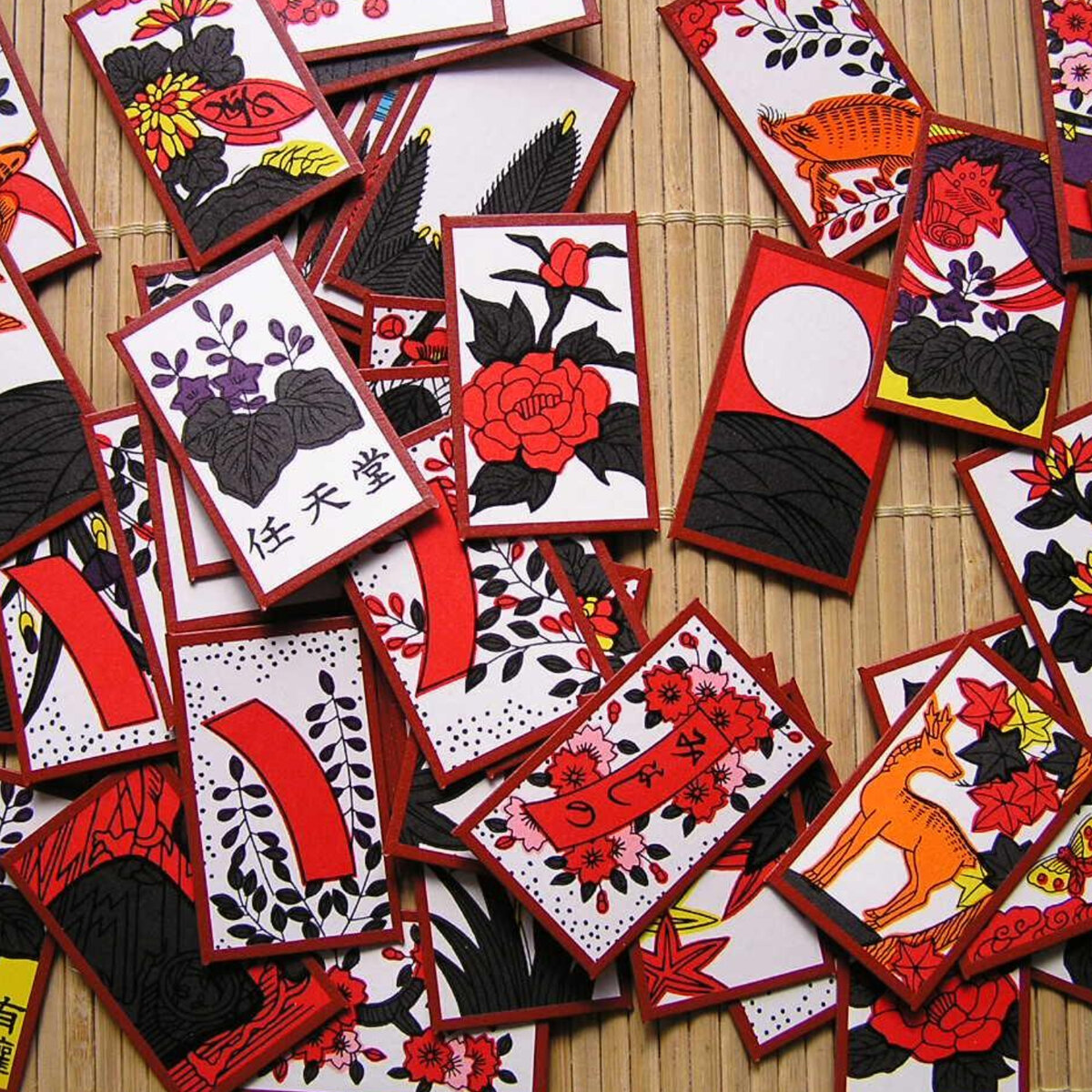 В начале своей истории компания Nintendo производила карты для игры Ханафуда.