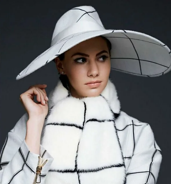 Эмма в образе своей знаменитой бабушки