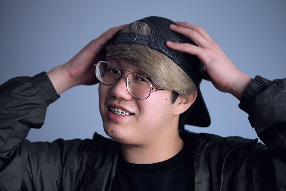 Студент получил чужие документы и думает, как на этом заработать