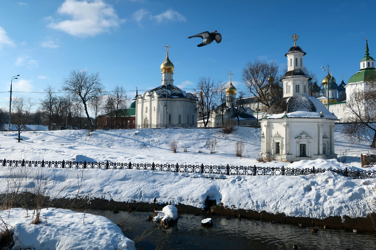 Фотопрогулка по г. Сергиев Посад: Блинная гора, Овражный переулок, Русский  дворик и Троице-Сергиева Лавра / март 2022 | Фотокладовка | Дзен