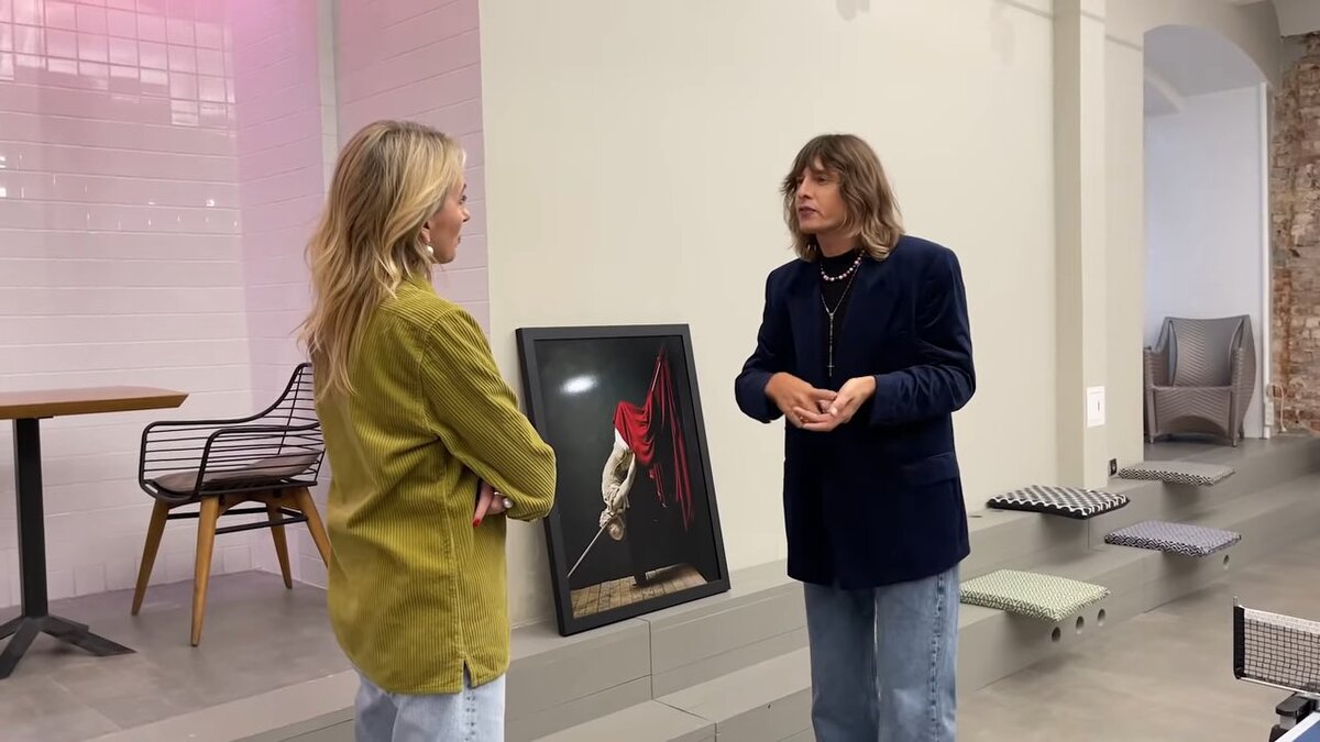 В новом выпуске гостем шоу стал стилист Влад Лисовец. Фото: YouTube