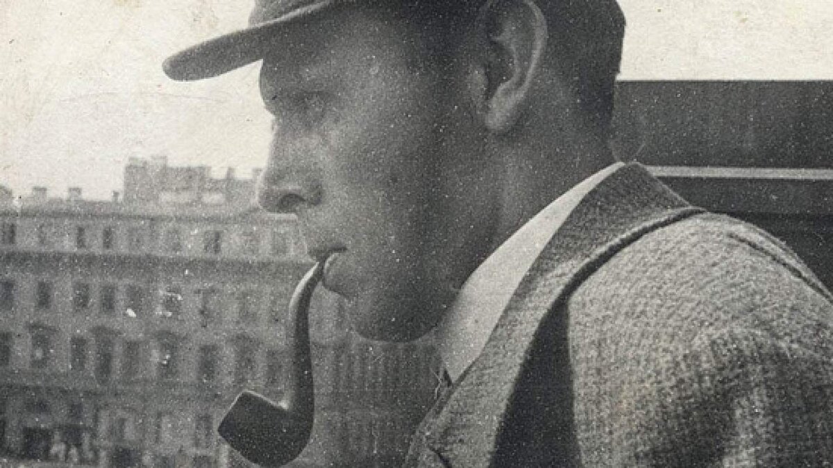 Даниил Хармс (1905-1942). Настоящее имя  - Даниил Иванович Ювачев. 