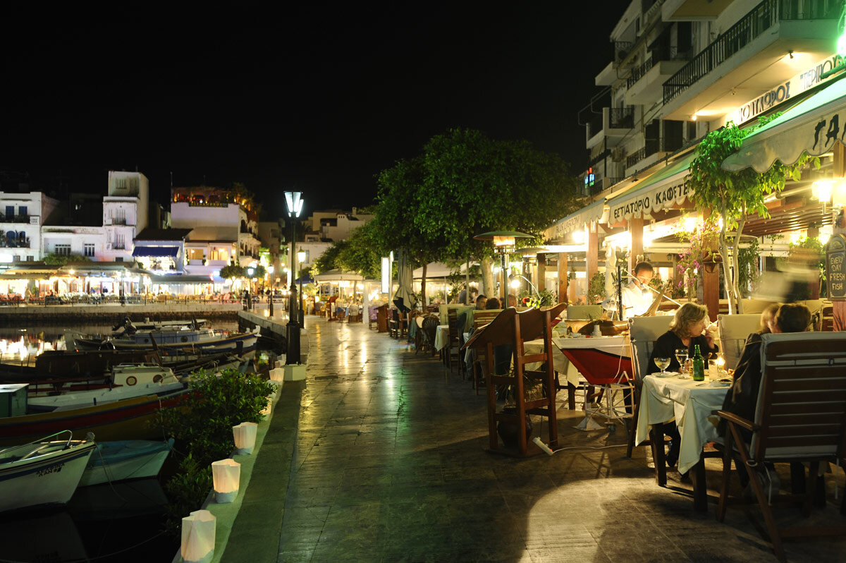 Набережная Агиос Николаос таверны и кафе