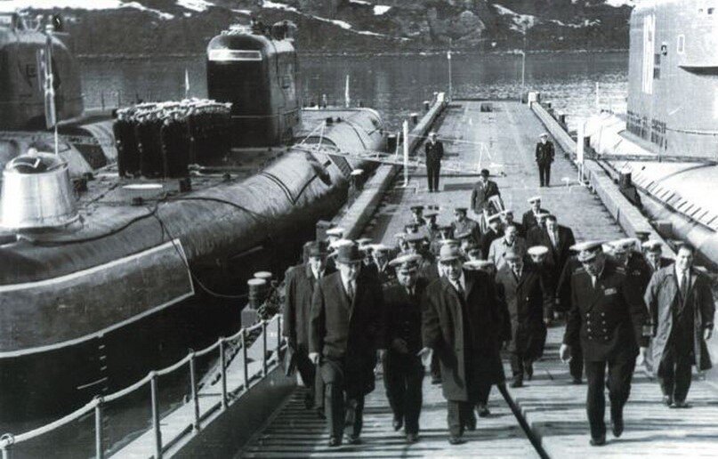 Подводная лодка с крылатыми ракетами проекта 651 и Брежнев.