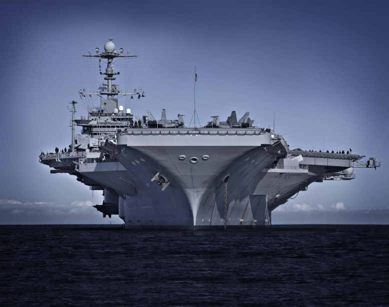 Современный авианосец