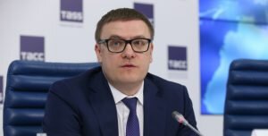 По сообщению пресс-службы российского министерства энергетики, главой Минэнерго России Александром Новаком были переданы полномочия формирования политики в области электроэнергетики и теплоснабжения своему первому заместителю Алексею Текслеру взамен ушедшего Вячеслава Кравченко.