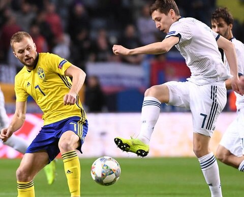 Фото со вчерашнего матча в Стокгольме.