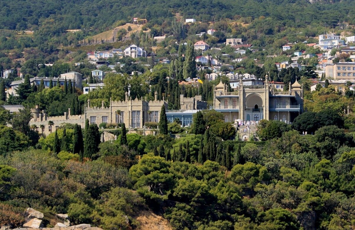 Воронцовский дворец в Крыму пляж