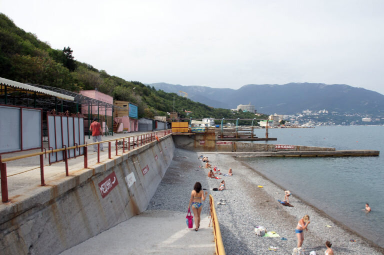 Ливадийский пляж.