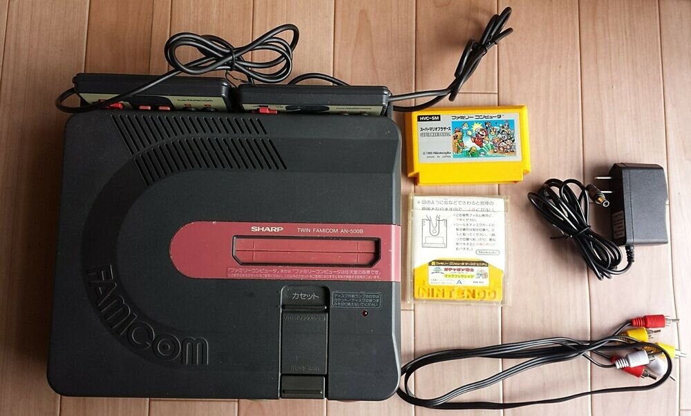 Sharp Twin Famicom AN-500 с приводом для дискет