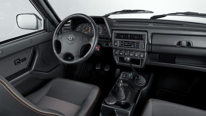 А это передняя панель старого образца. 