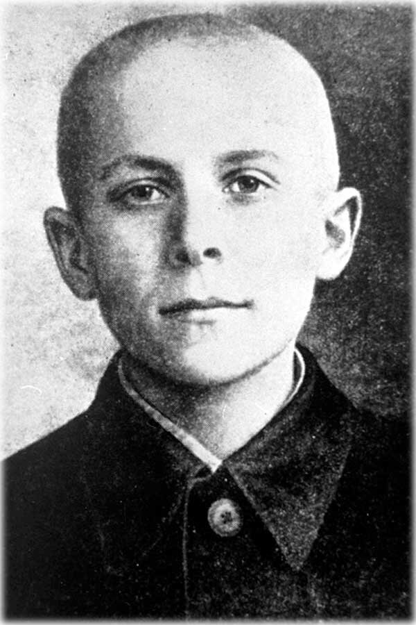 Марат Казей